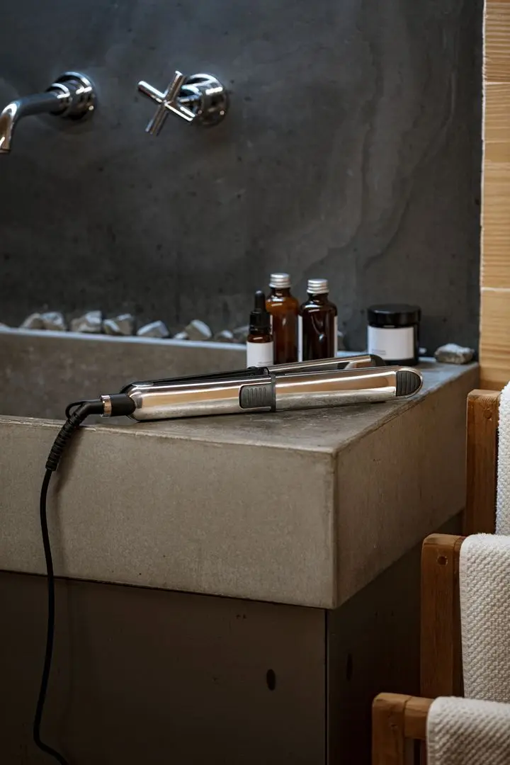 Выпрямитель для волос Camry CR 2320 (Inox/Black)