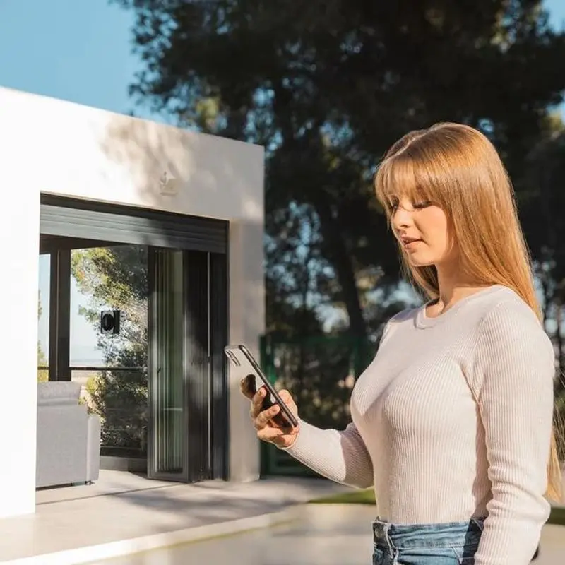 Оконный робот-пылесос Cecotec Conga WinDroid 1290 DoubleSpray Connected (Black) - 3