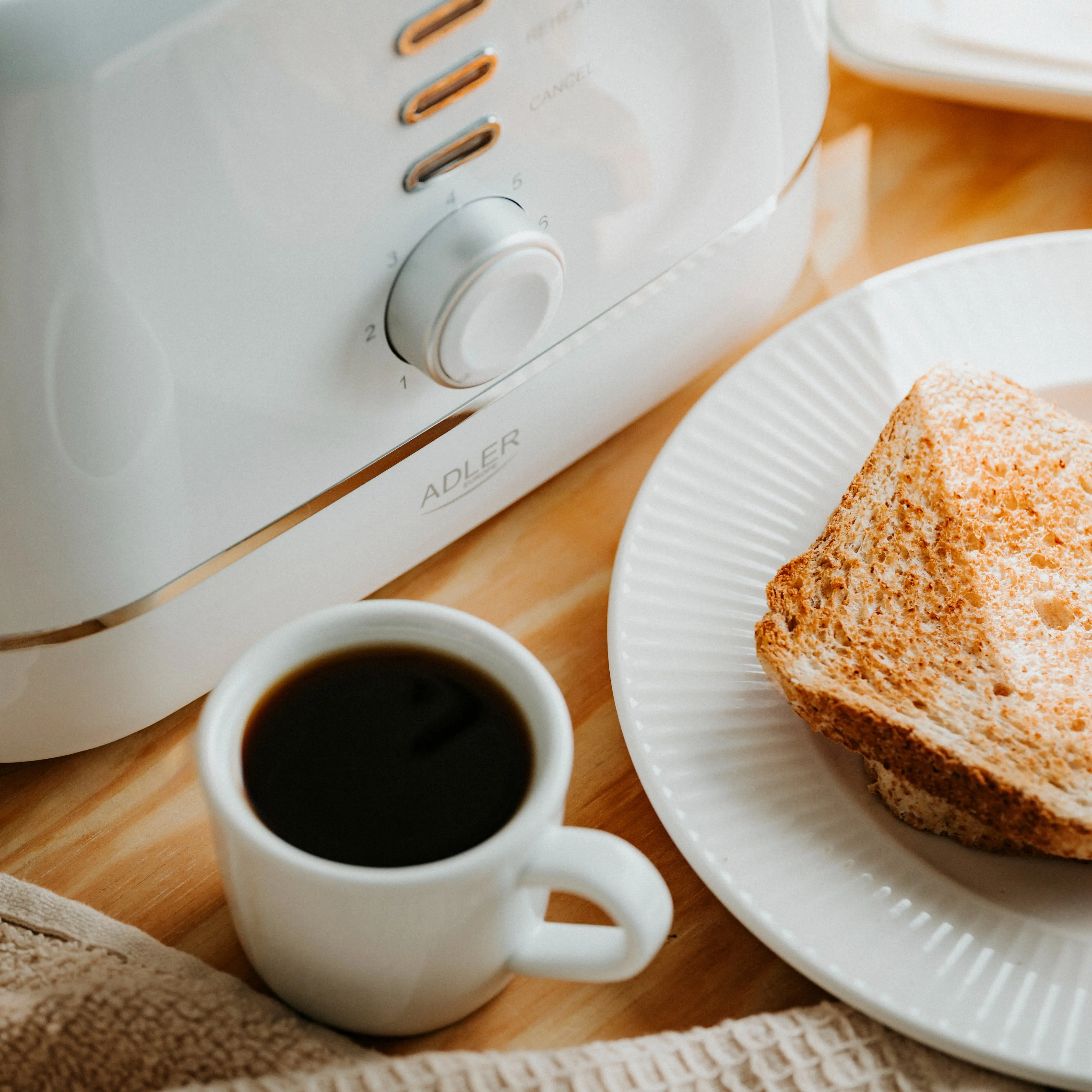 Prajitor de paine Adler AD 3224 (White) - 11