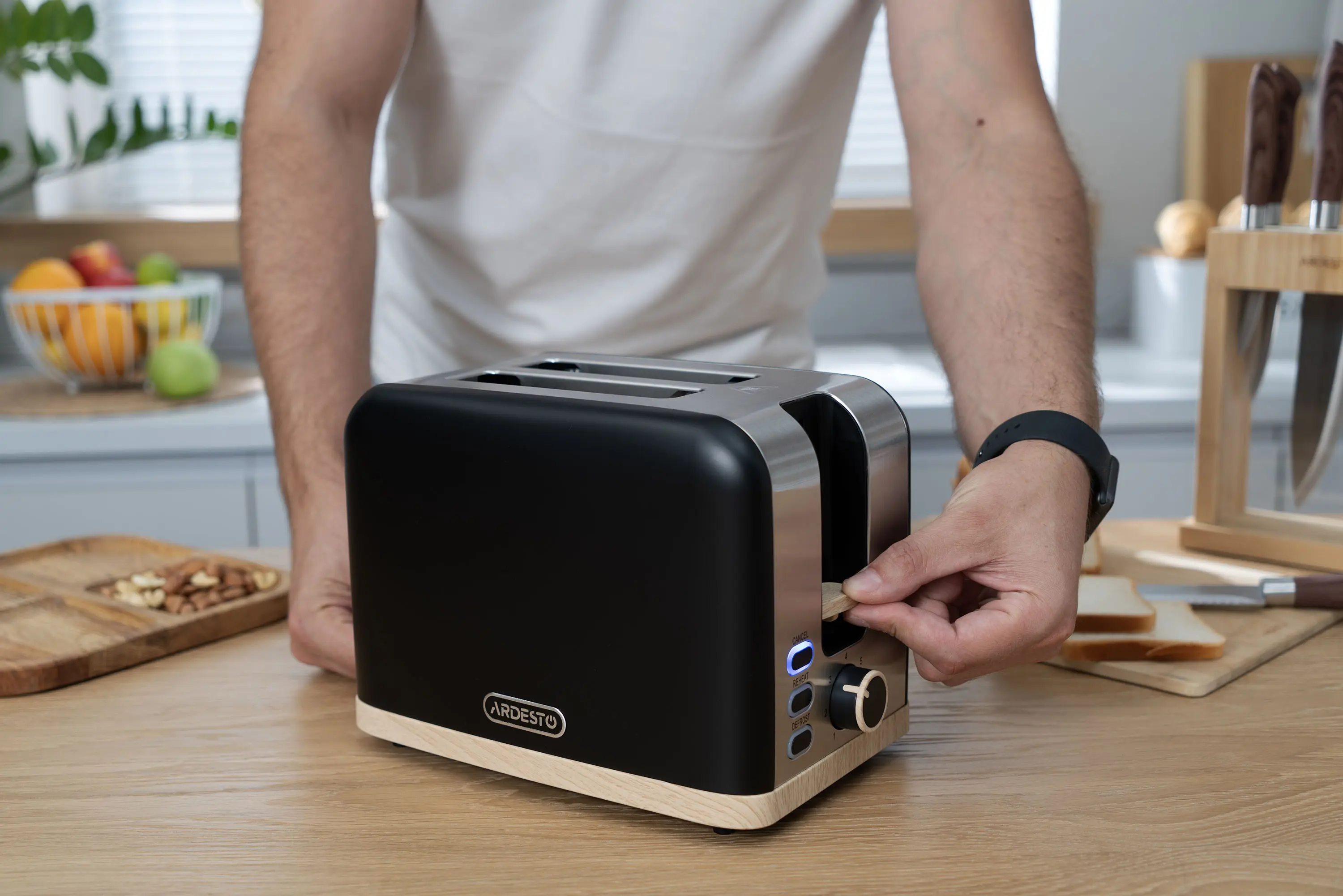 Тостер Ardesto T-F420BWD (Black/Inox)