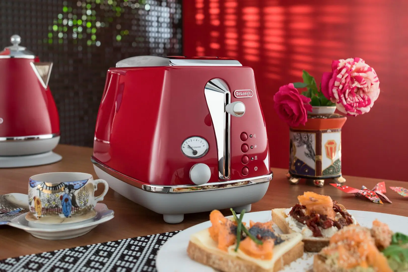 Тостер DeLonghi Icona Capitals CTOC2103.R (Tokyo Red)