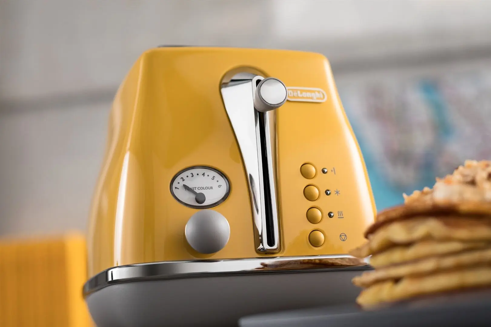 Тостер DeLonghi Icona Capitals CTOC2103.Y (New York Yellow)