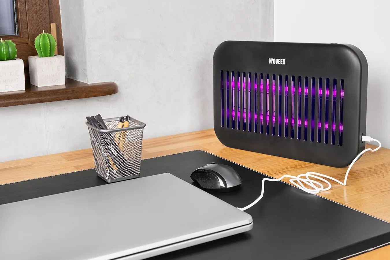 Lampa anti-insecte Noveen IKN550 (Black)