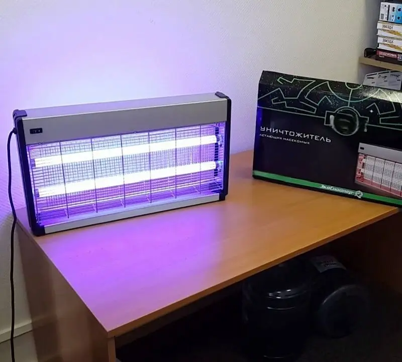 Lampa anti-insecte Swan SK90 (Silver/Black)