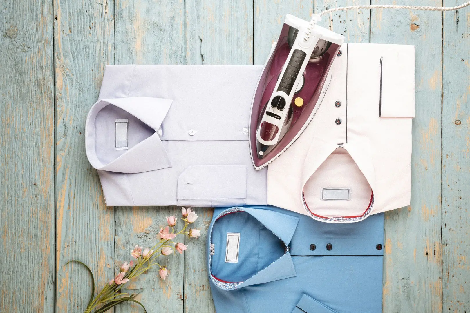 Fier de calcat Adler AD 5022 (White/Bordo)