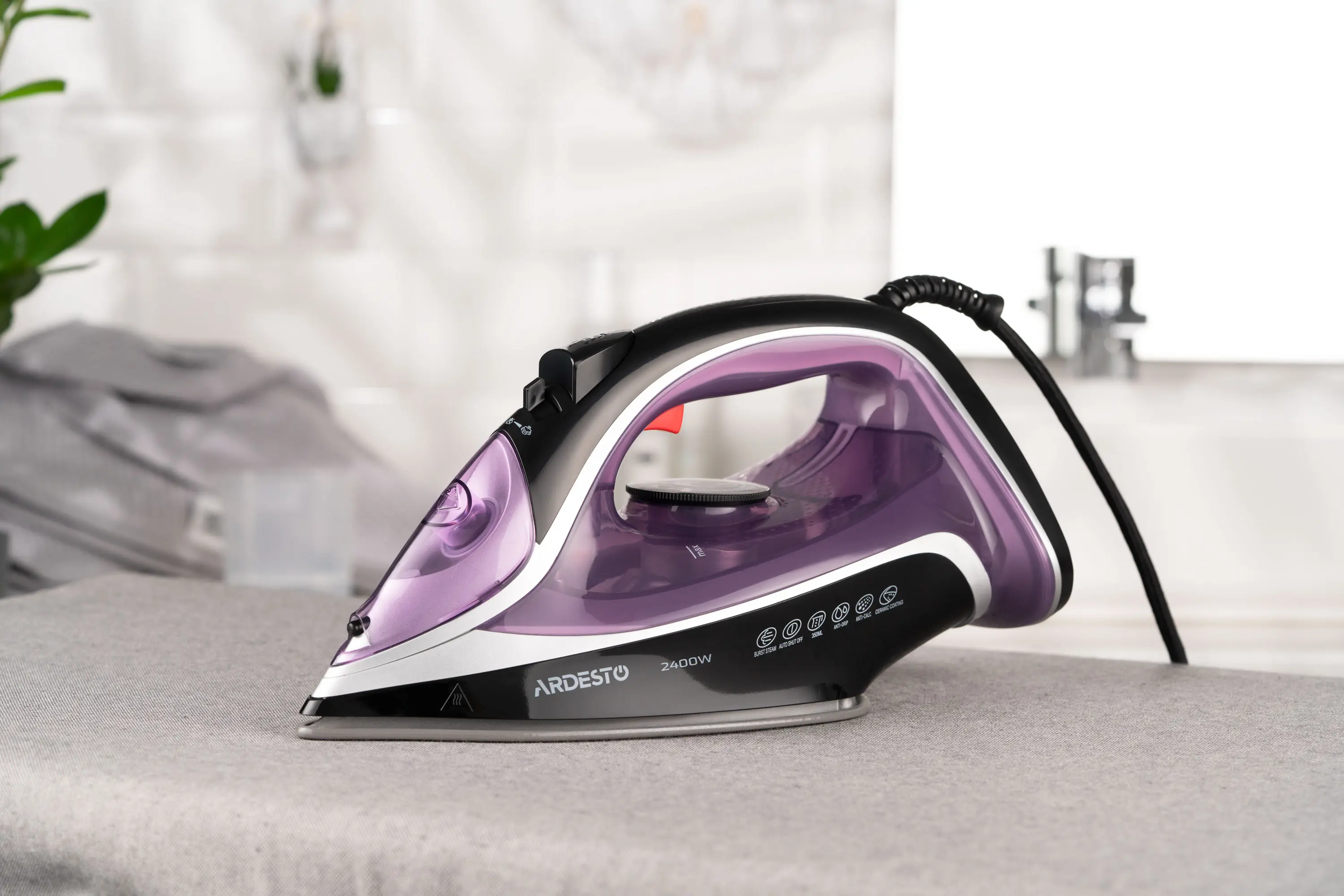 Fier de calcat Ardesto IR-B2234 (Purple/Black)