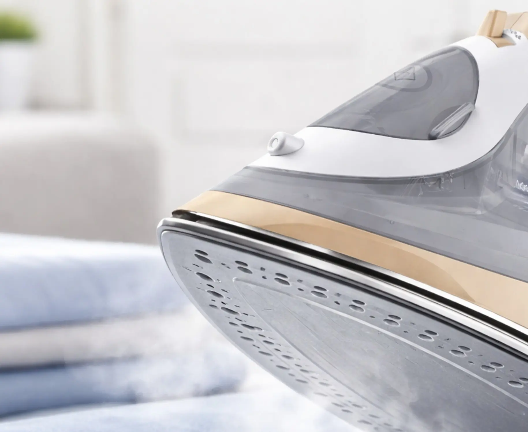 Утюг Daewoo SDA DSI2400 (Silver/Beige) - 4