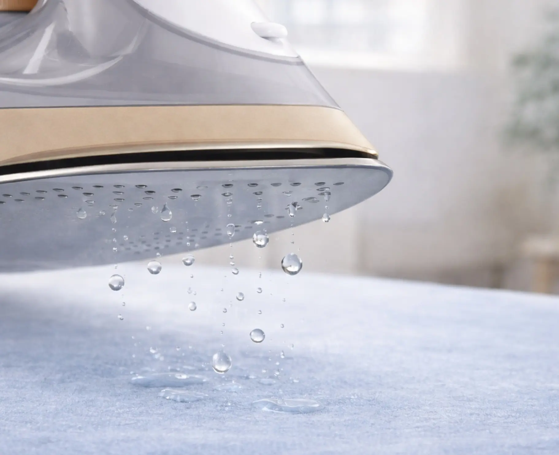 Утюг Daewoo SDA DSI2400 (Silver/Beige) - 7