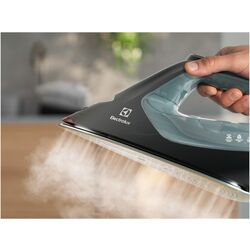 Утюг Electrolux E8SI2-8OG (Green/Black) Thumb