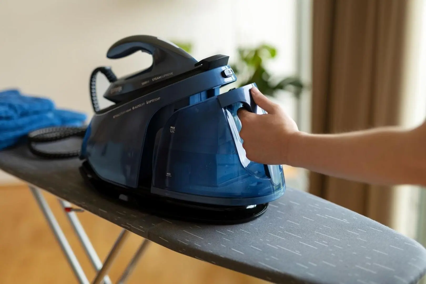 Fier de calcat cu generator de abur Gorenje SGD3000BBK (Blue)