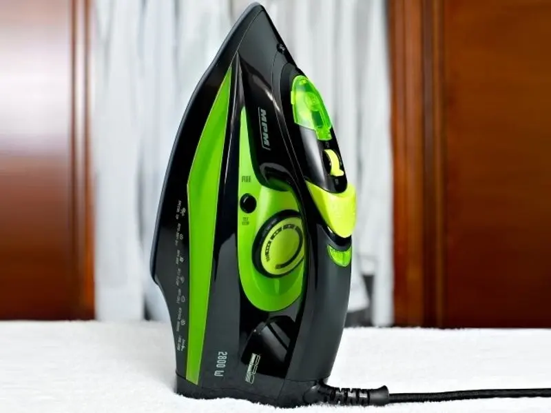 Fier de calcat MPM MZE04/C (Black/Green)