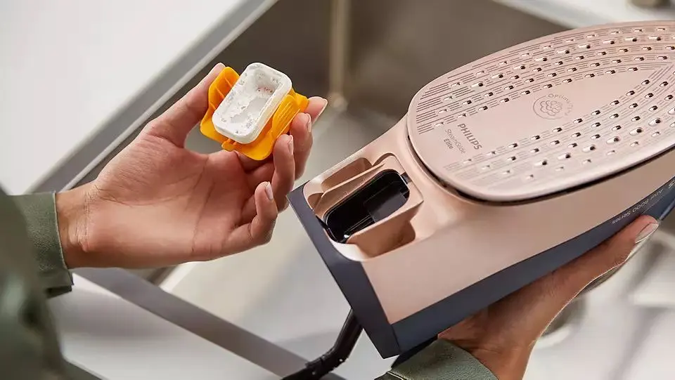 Fier de calcat Philips Azur DST8050/20 (Dark Blue/Gold) - 4