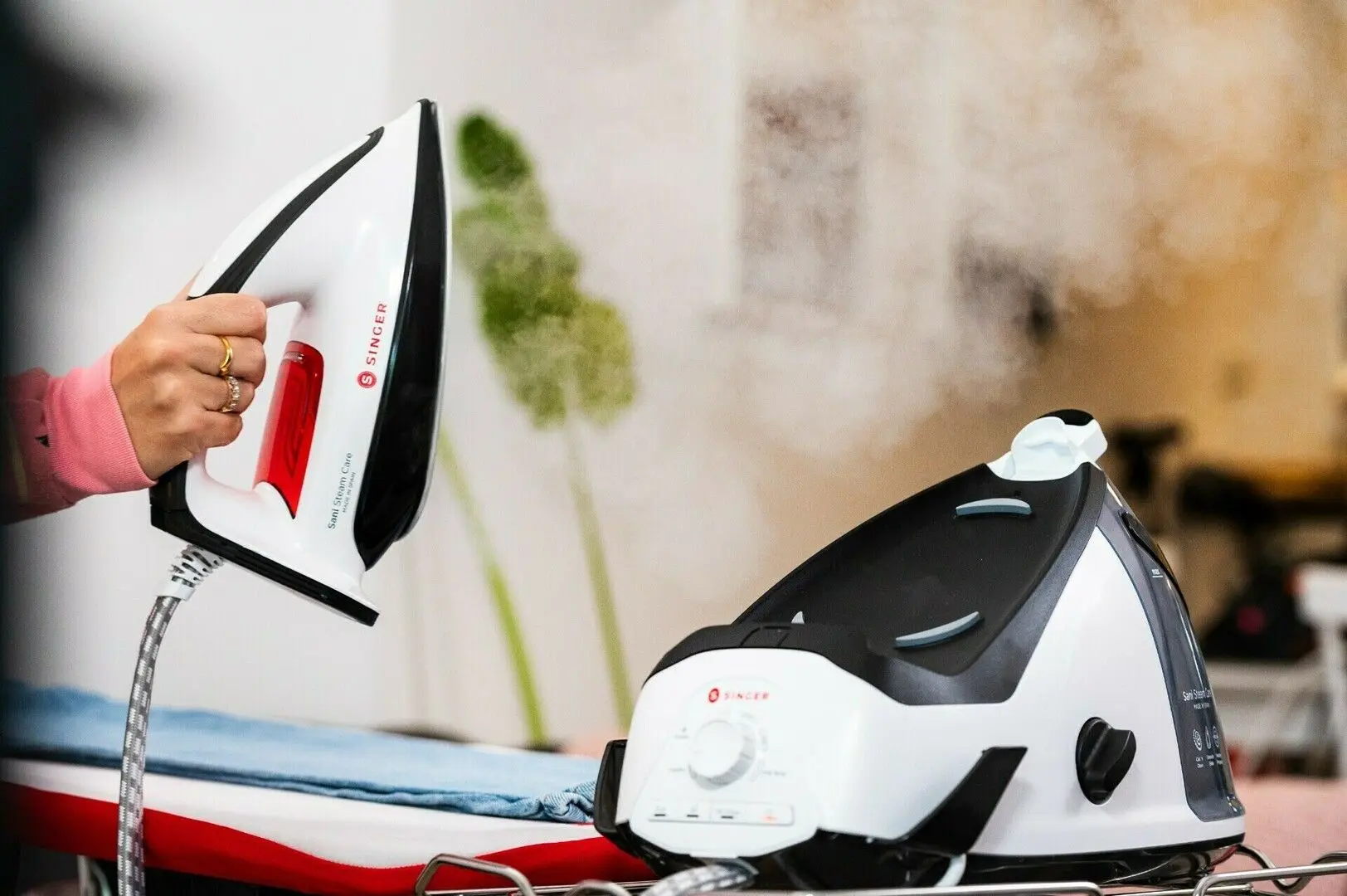 Утюг с парогенератором Singer SGR-18200 (Black/White) - 7