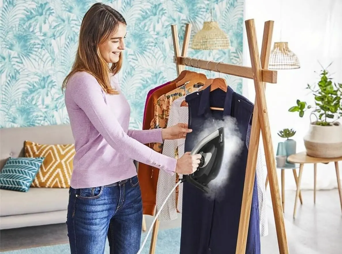 Утюг с парогенератором Tefal Express Easy SV6140E0 (Black/Silver)