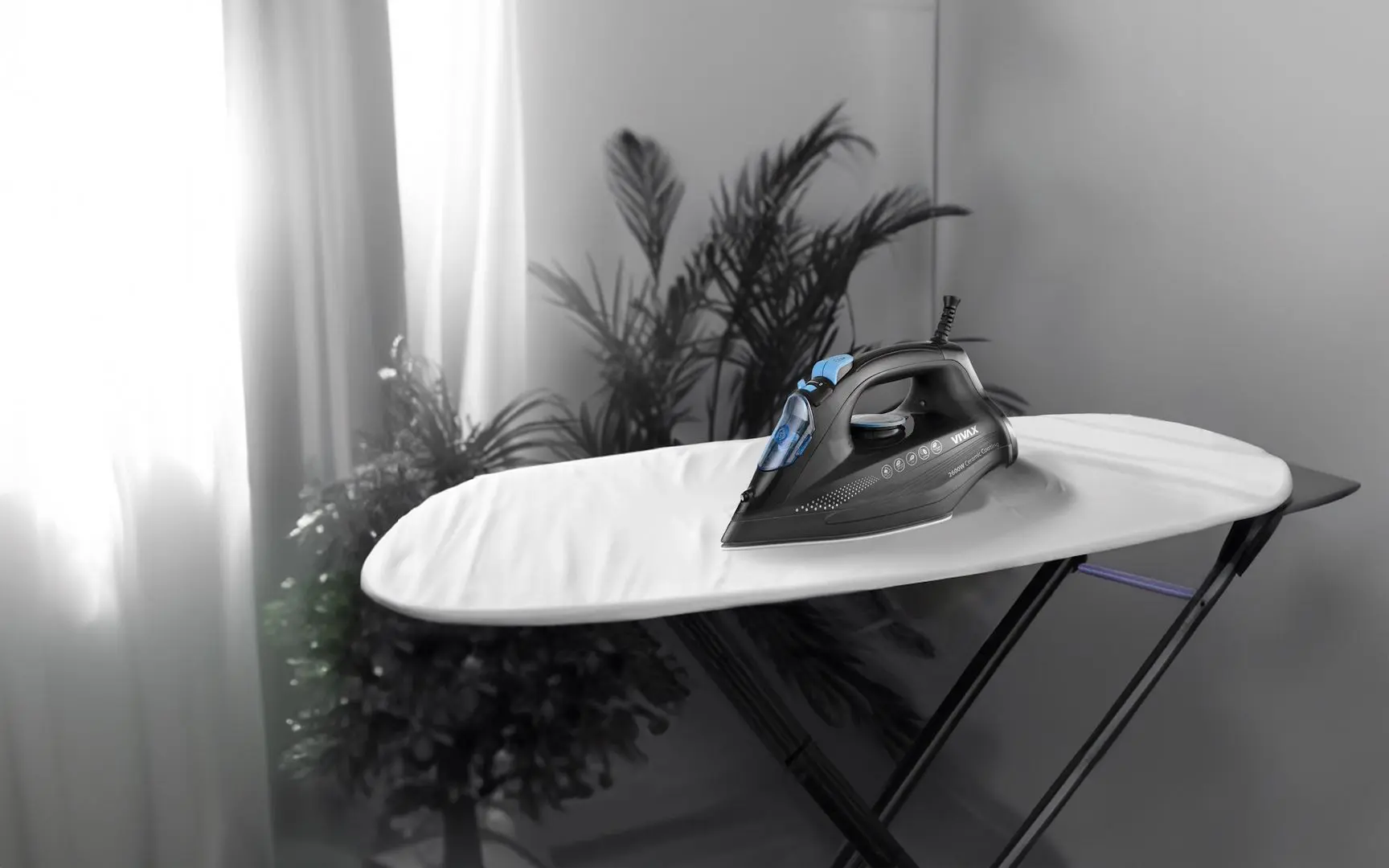 Утюг Vivax IR-2600CB (Black/Blue)