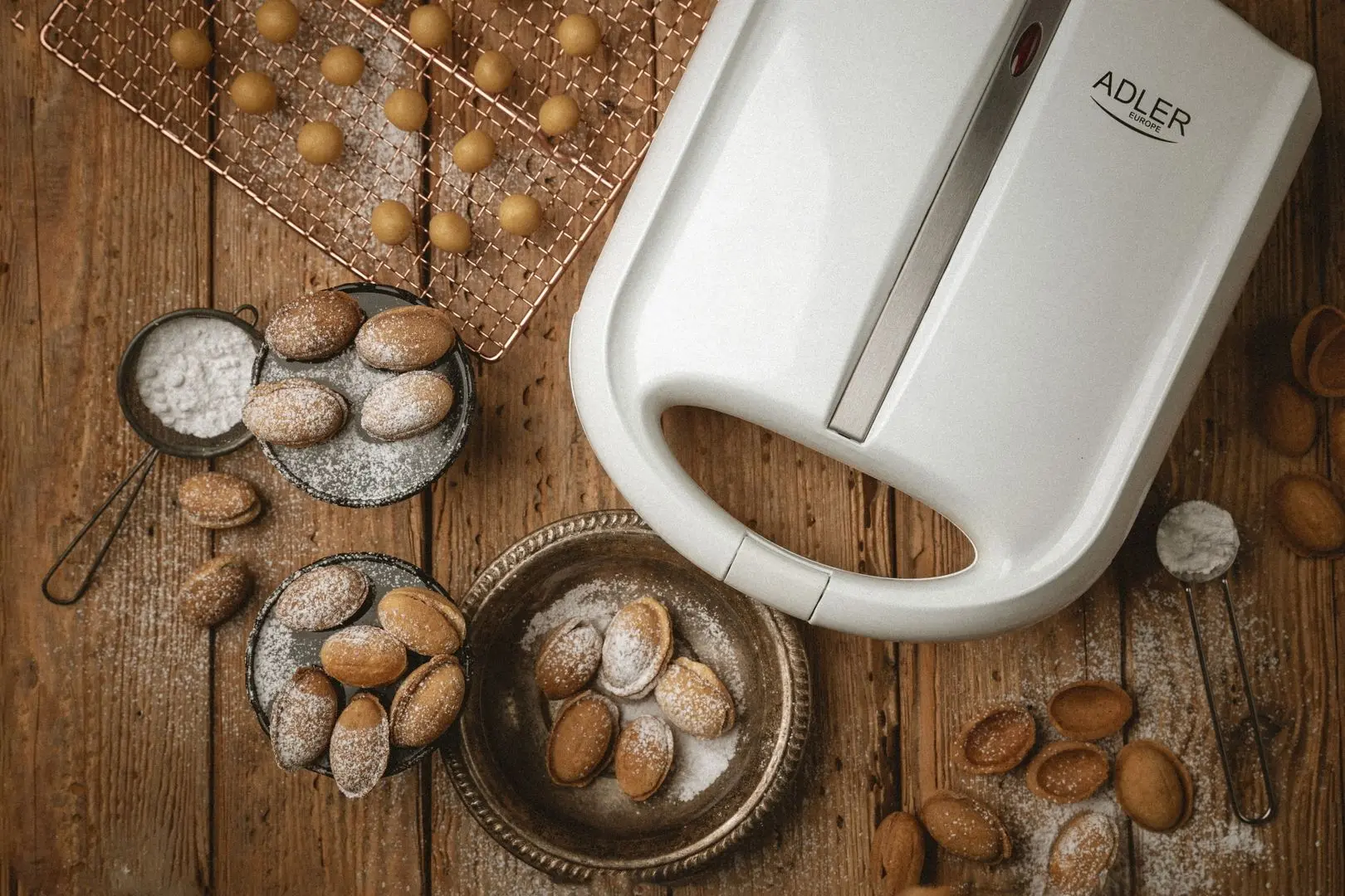 Орешница Adler AD 3039 (White)