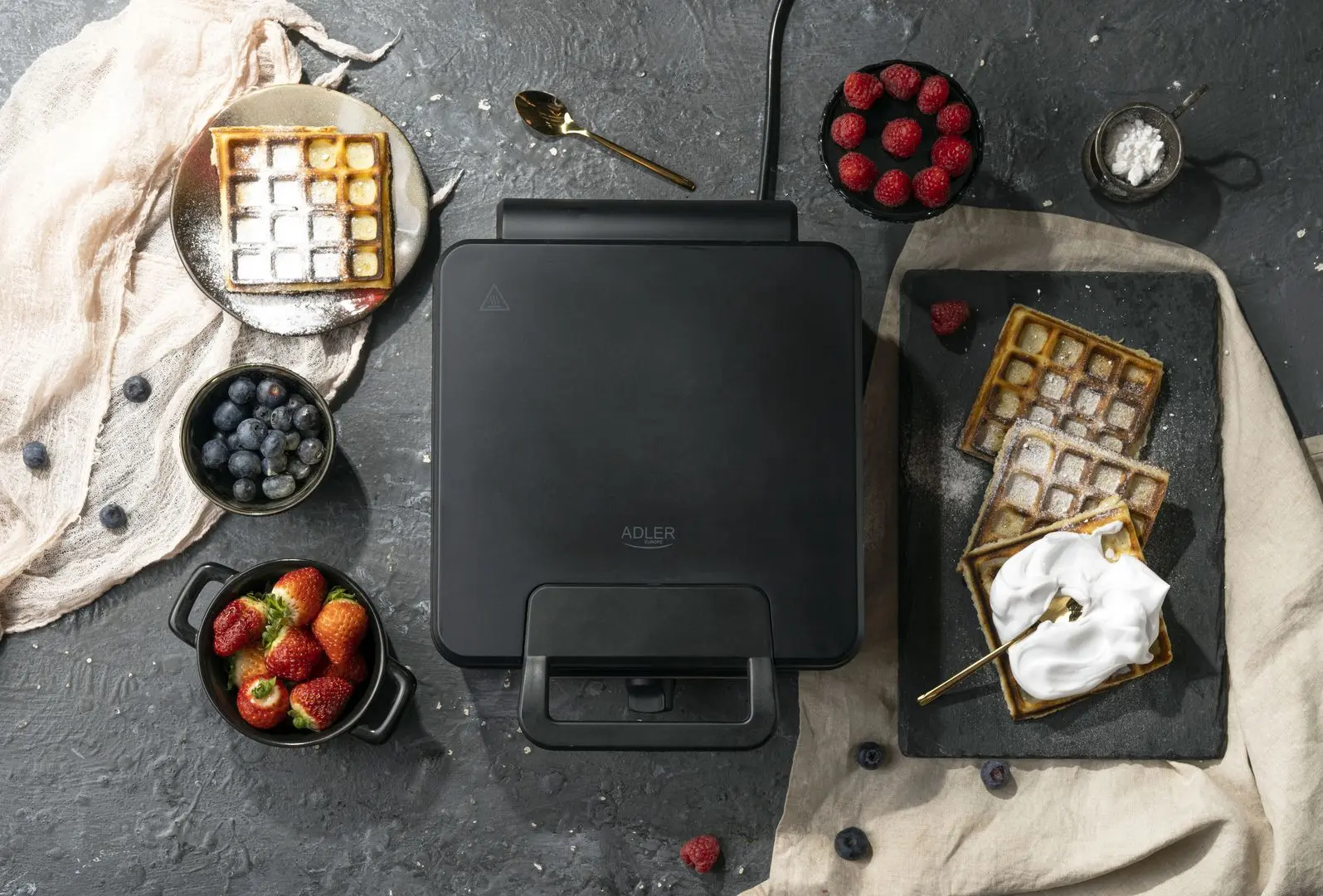 Aparat de facut vafe Adler AD 3049 (Black)