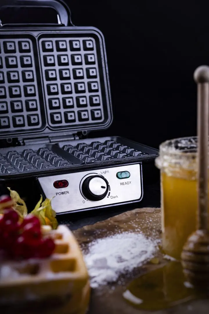 Aparat de gatit vafe Camry CR 3046 (Black/Inox)