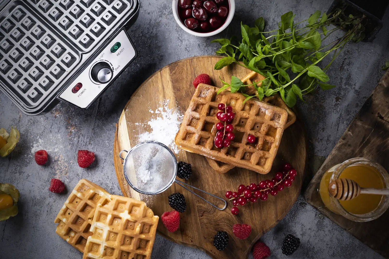 Aparat de gatit vafe Camry CR 3046 (Black/Inox)