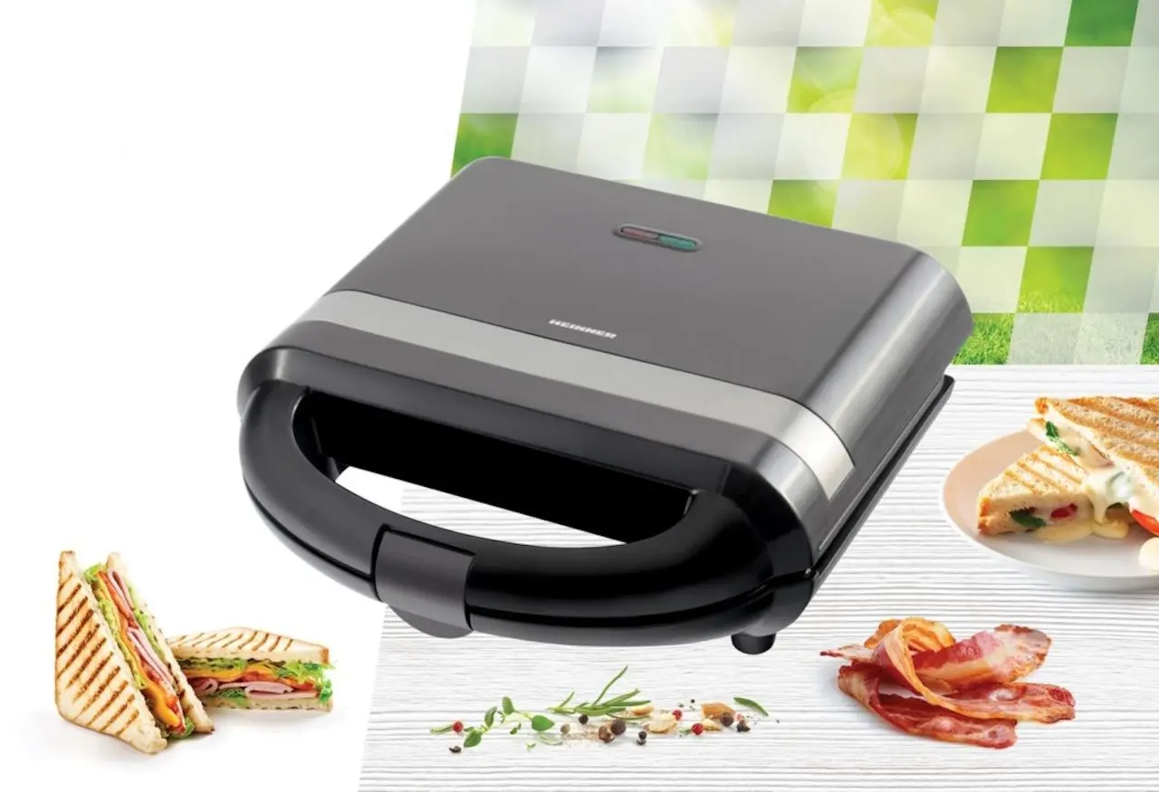 Aparat pentru sandwich-uri Heinner SM-H700BK (Black)