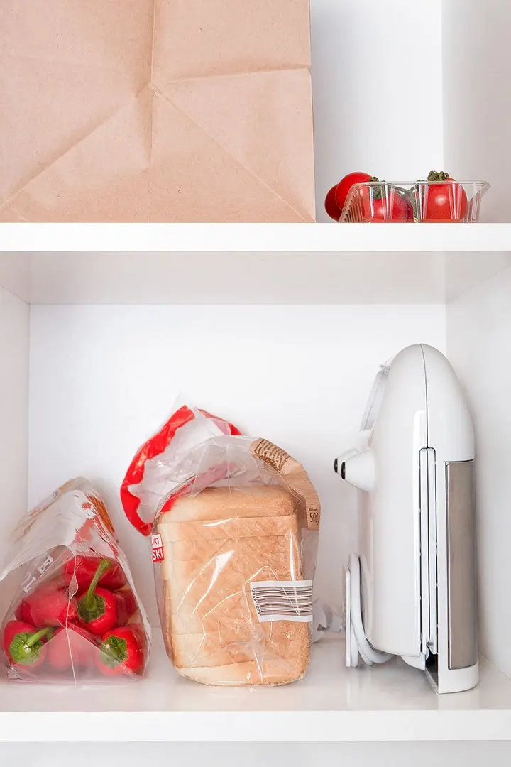 Aparat pentru sandwich-uri Noveen SM451 (White)