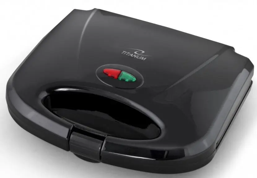 Вафельница Titanum Raspberry TKT003 (Black)