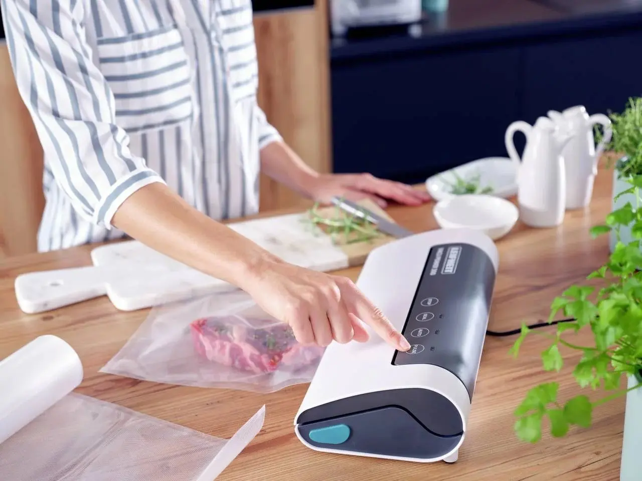 Ambalator vacuum Leifheit Vacu Power 300 (White/Black)