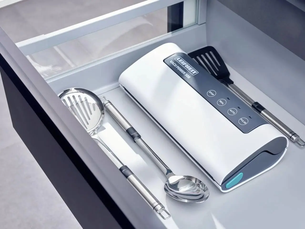 Ambalator vacuum Leifheit Vacu Power 300 (White/Black)