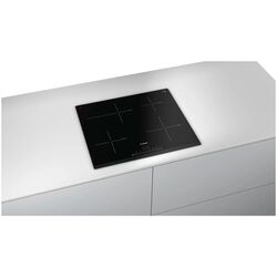 Встраиваемая варочная индукционная панель Bosch PIF651FB1E (Black) Thumb