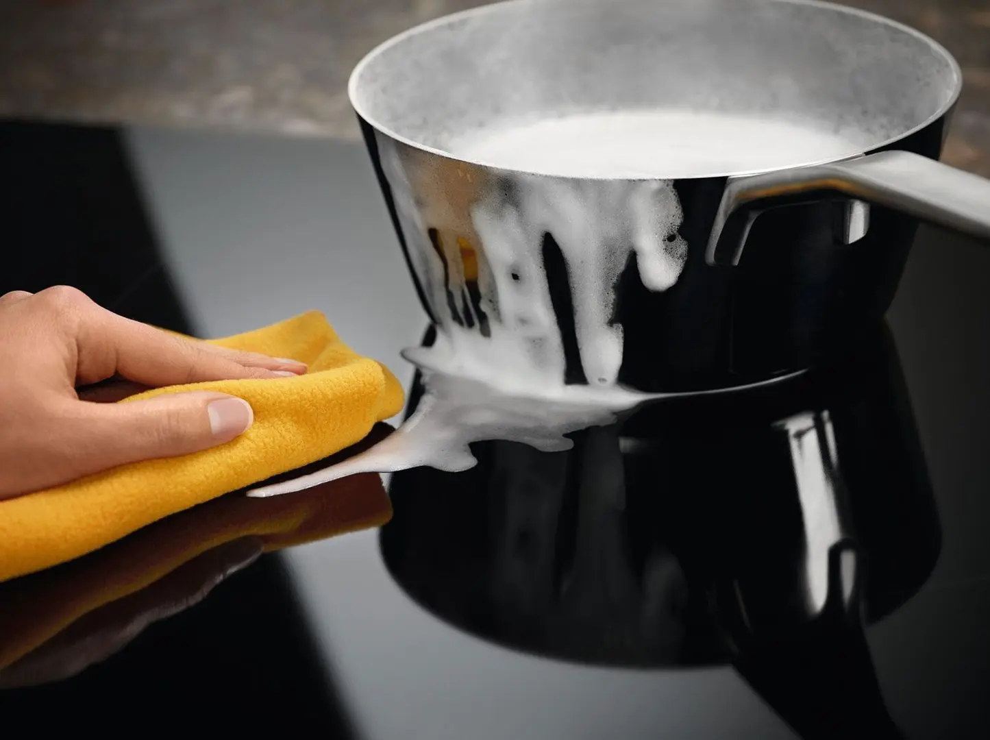 Plita incorporabila cu inductie Electrolux CIT61443 (Black)