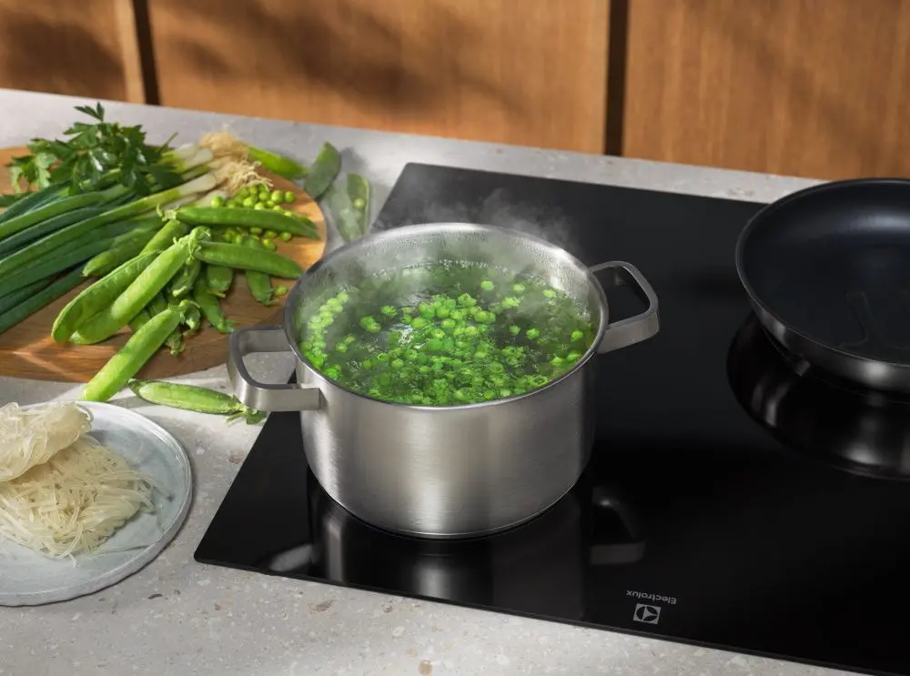 Plita incorporabila cu inductie Electrolux LIB60424CK (Black)