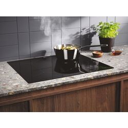 Plita incorporabila cu inductie Electrolux Slim-Fit LIL61424C (Black) Thumb