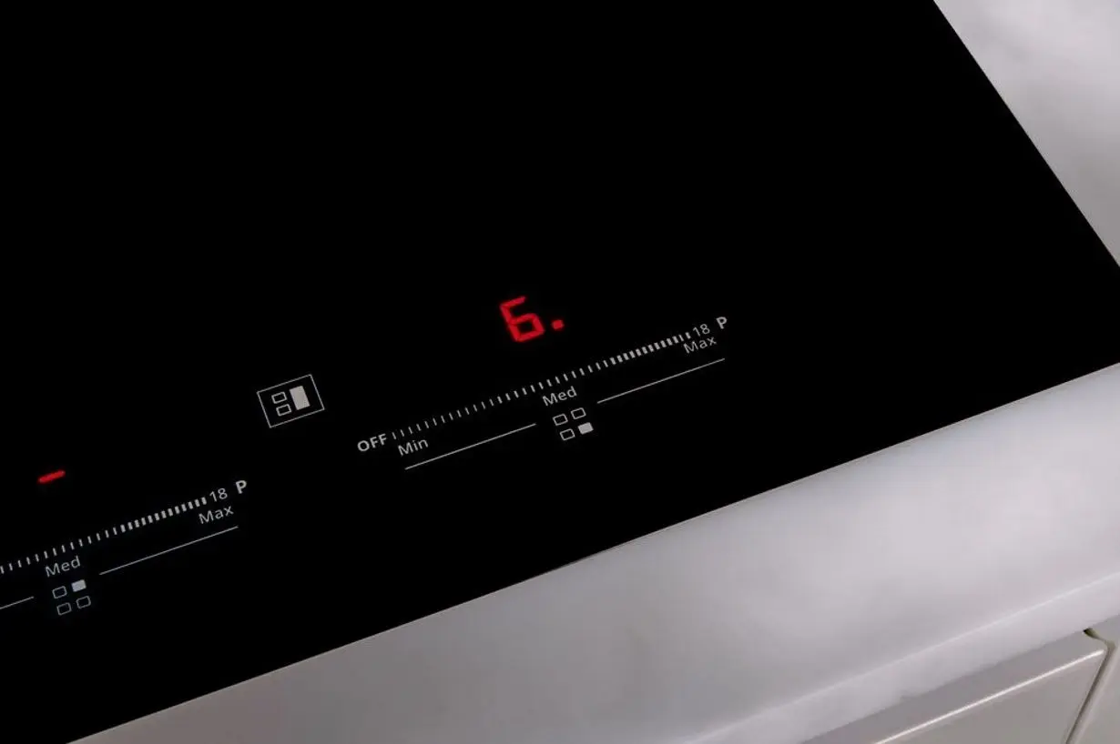 Встраиваемая индукционная варочная панель Whirlpool SMO 658C/BT/IXL (Black)