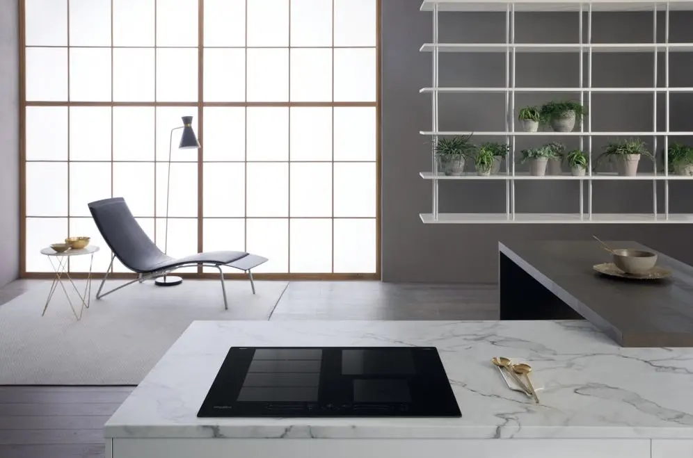 Встраиваемая индукционная варочная панель Whirlpool WF S0160 NE (Black) - 2