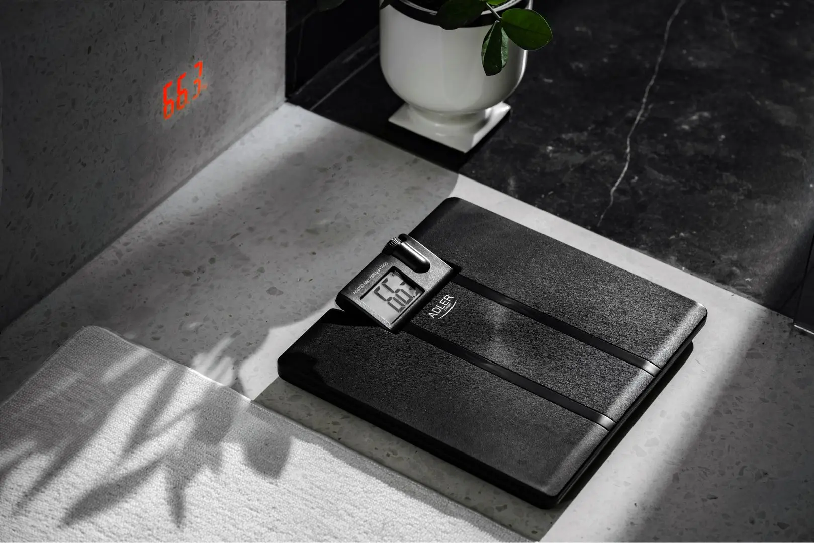 Cantar de podea Adler AD 8182 (Black)