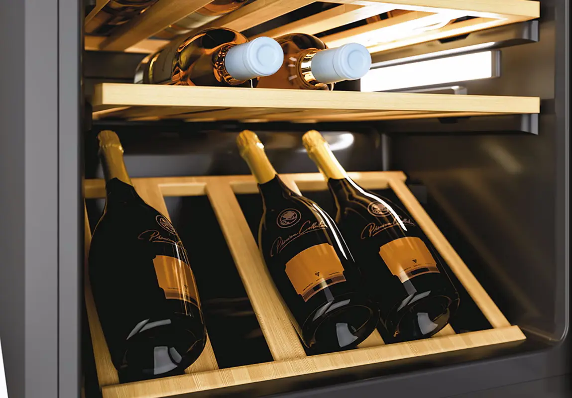 Винный шкаф Candy DiVino CWC 200 EELW/NF (Black)