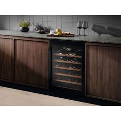 Vitrina de vinuri incorporabila Electrolux EWUS052B5B (Black) Thumb