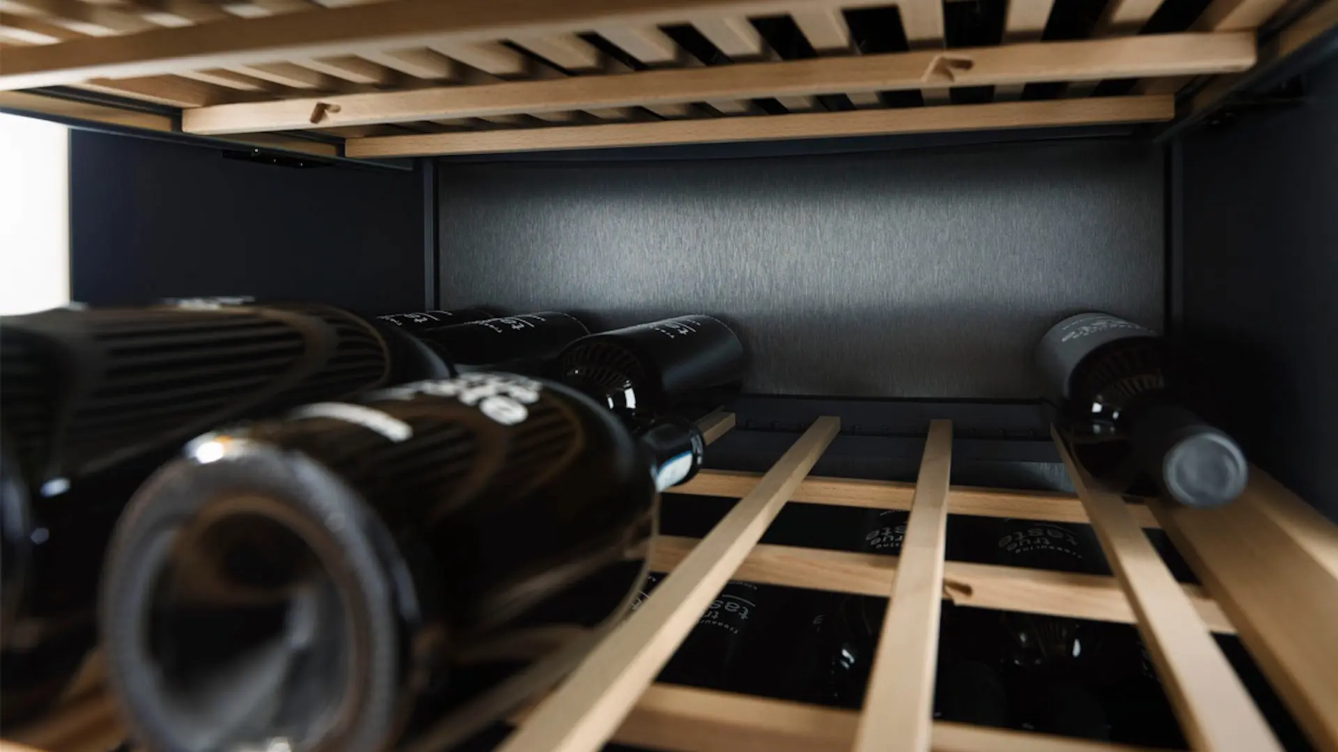 Винный шкаф Liebherr Vinidor Selection WPgbi 5273 (Black)