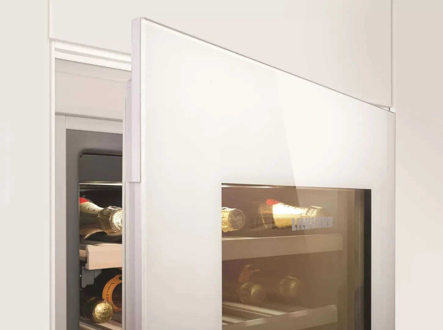 Vitrina de vinuri incorporabila Liebherr EWTgw 1683 (White/Gray)