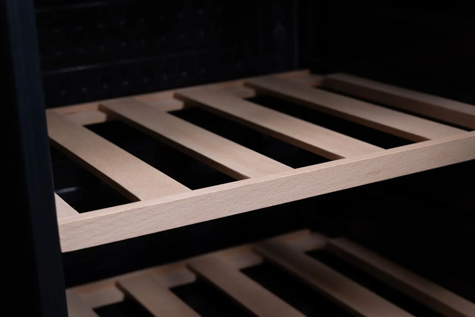 Vitrina de vinuri Vivax CW-094S30 GB (Black)