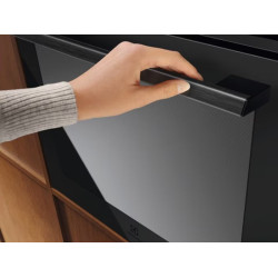 Встраиваемая электрическая духовка Electrolux EOE9P3ST (Black) Thumb