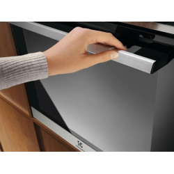 Встраиваемая электрическая духовка Electrolux LOE8F38X (Black/Inox) Thumb