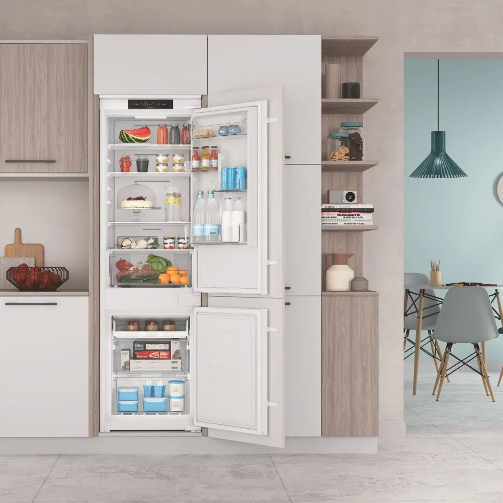 Встраиваемый холодильник Indesit INC18T311 (White)