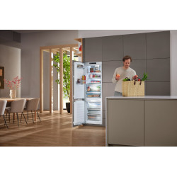 Встраиваемый холодильник Miele KFN 7795 C (White) Thumb