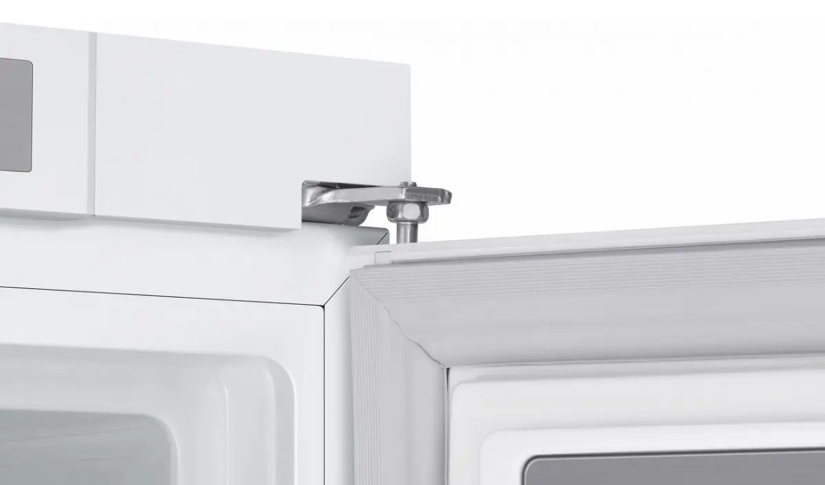 Встраиваемый морозильный шкаф Samsung BRZ22700EWW/EF (White)