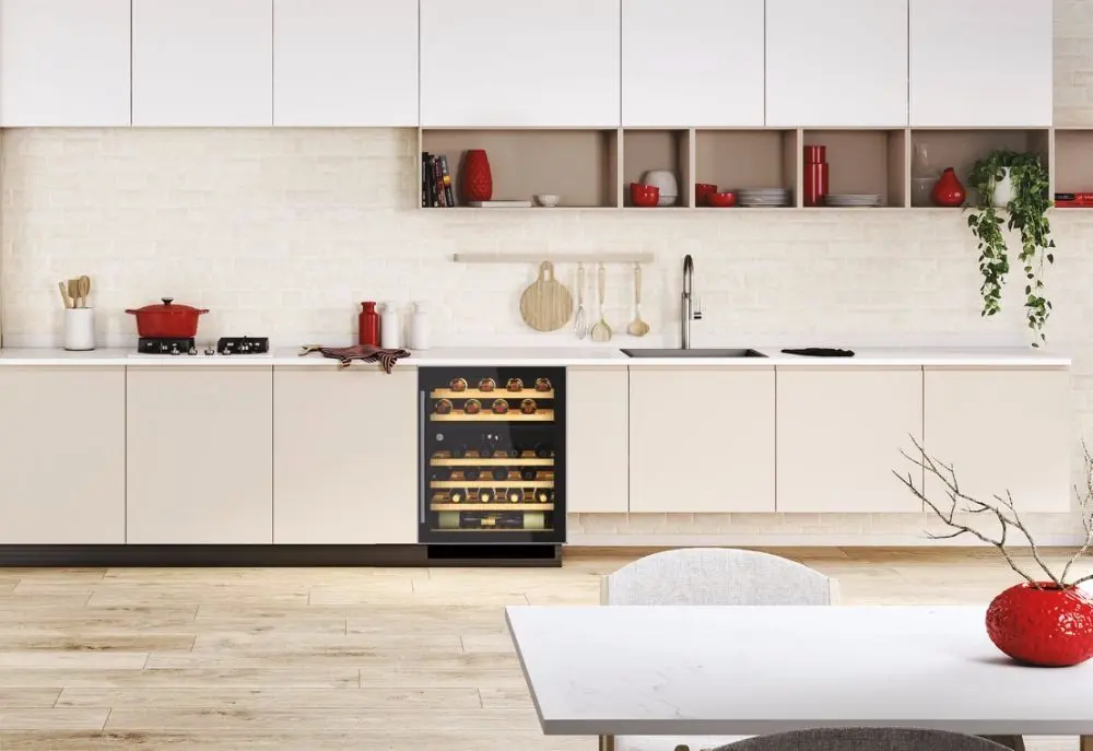 Vitrina de vinuri incorporabila Hoover HWCB 60/N (Black)