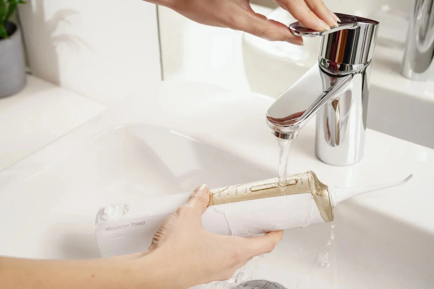 Ирригатор ETA AquaCare 2708 90000 (White/Gold)