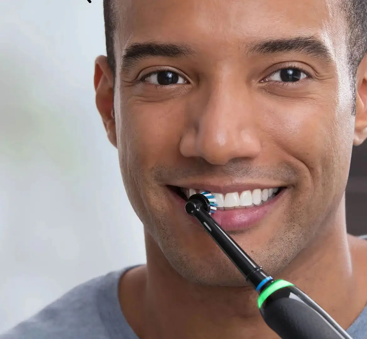 Periuta de dinti electrica Oral-B Genius X (Midnight Black)