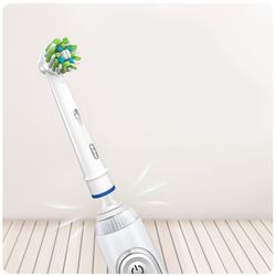 Rezerve pentru periuță electrică Oral-B CrossAction EB50 (White) Thumb