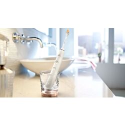 Электрическая звуковая зубная щетка Philips DiamondClean HX9911/23 (White) Thumb